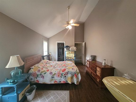 5th image of 2045 Brownsville Rd