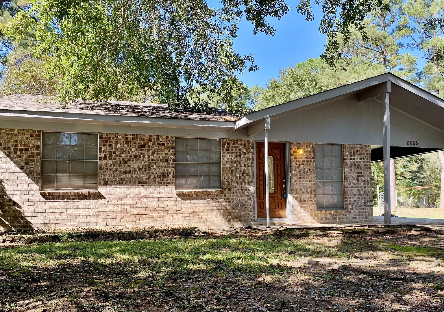3 bedroom 1.5 bathroom — Photo 1