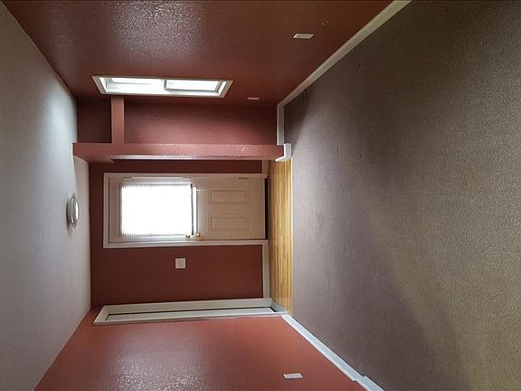 3rd image of 5243 Fremont Pike