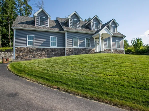 25 Royal Oaks Way, Leominster, MA 01453