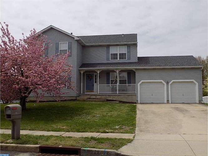 1st image of 39 Lynn Dr