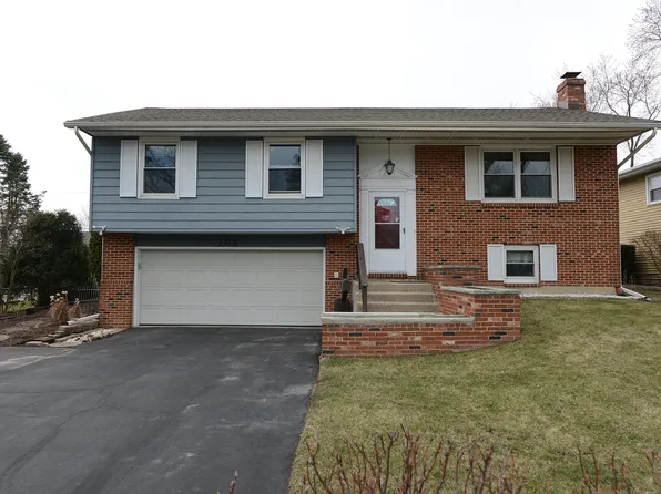 303 Brown St, Wauconda, IL 60084