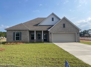 11513 Memphis Cir, Ocean Springs, MS 39564