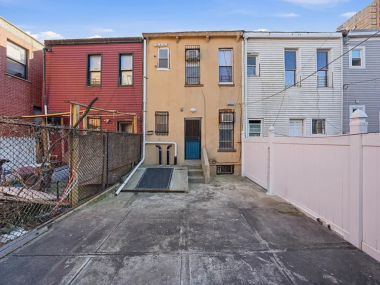 2267 Pacific St #1 — Photo 9