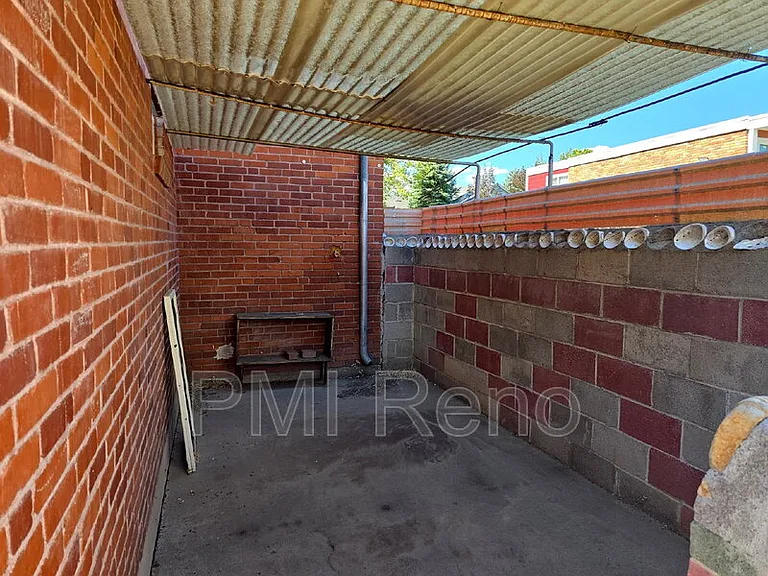 422 1/2 Saint Lawrence Ave #B — Photo 15
