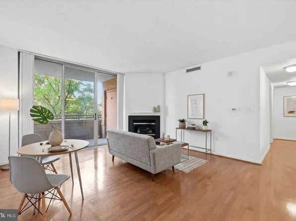 11710 Old Georgetown Rd APT 327, North Bethesda, MD 20852