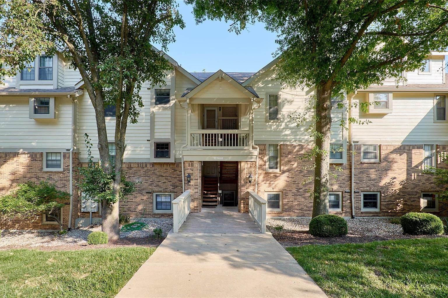 12968 Bryce Canyon Dr APT F, Maryland Heights, MO 63043 | Zillow