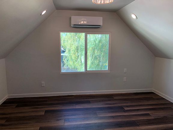 4th image of 1115 E Whitton Ave #3