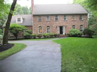33 Avery Ln, Andover, MA 01810