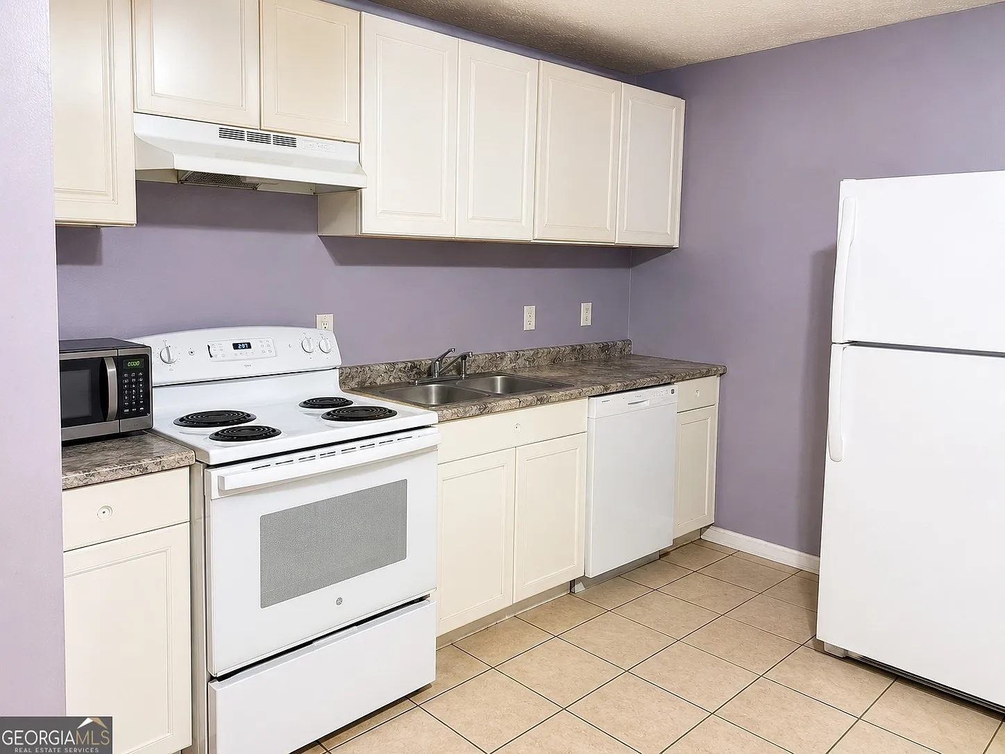 4 bed, 2.0 bath, 1119 sqft, $2,000 — Photo 4