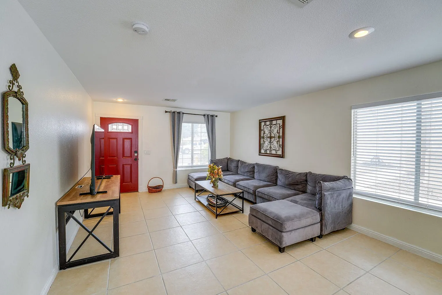 4 bed, 2.0 bath, 2045 sqft, $4,419 — Photo 1
