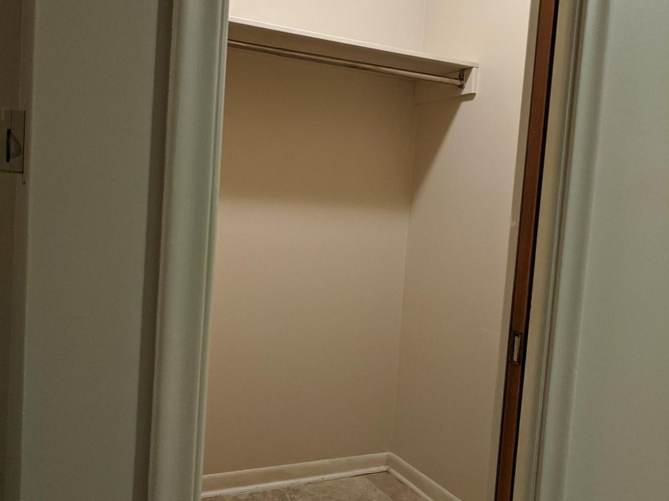 1st image of 1135 S Washington Ave #15