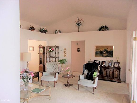5th image of 981A Thornbury Ln