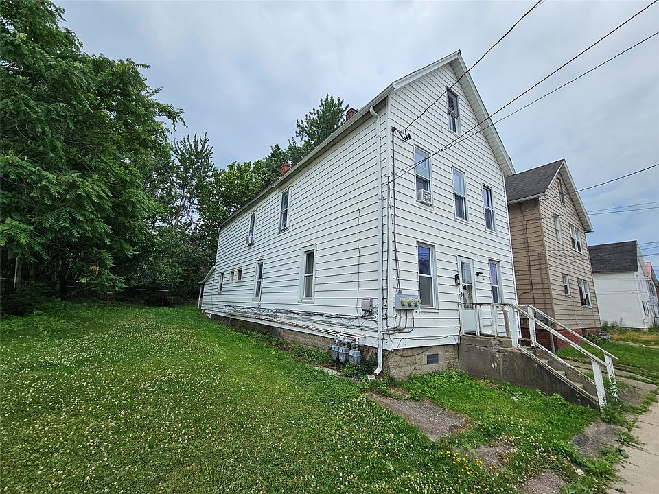 2nd image of 743 E 13th St