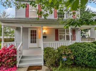 6 1st St SW, Leesburg, VA 20175