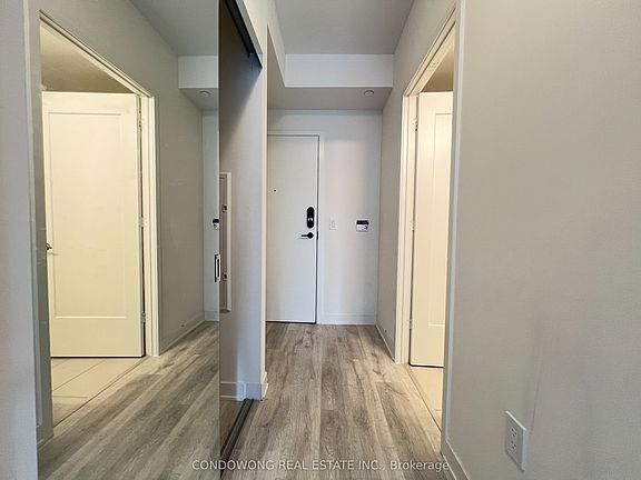 3rd image of 60 Princess St #725