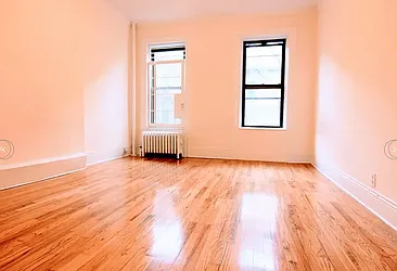 Rented by HOLTON REAL ESTATE INC.