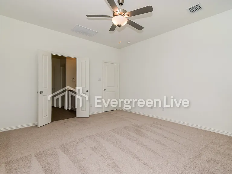 210 Jenkinson Dr — Photo 11