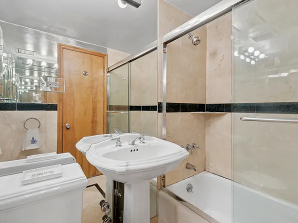 116 Central Park South 10G image 5 of 5