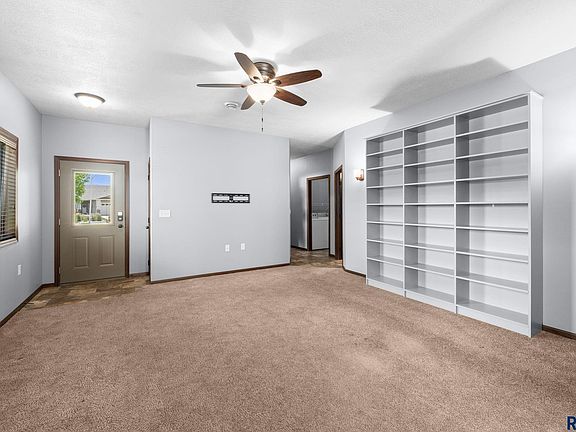 3rd image of 806 E El Dorado Ct