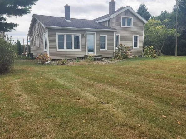 19731 Lowe Rd, Three Rivers, MI 49093