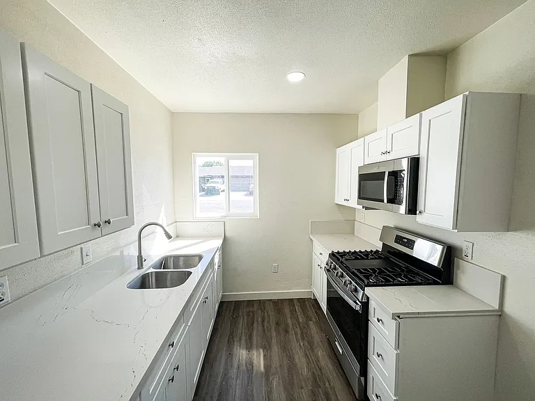 10109 Nemaha Cir — Photo 9