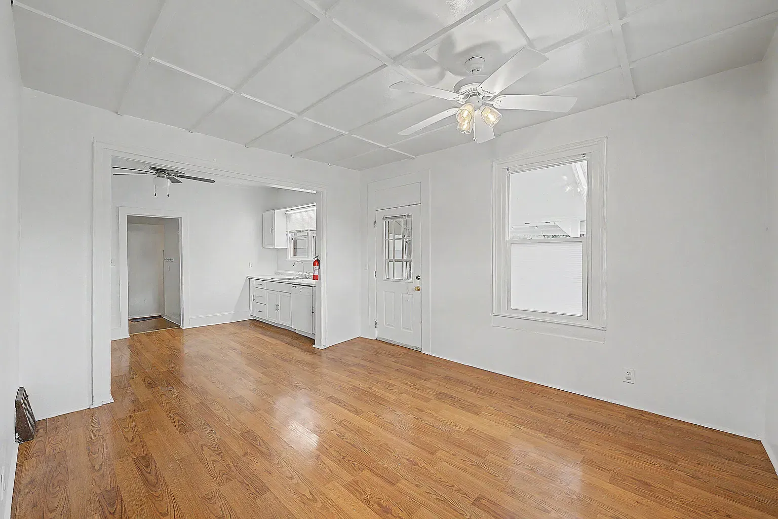 4 bed, 1800 sqft, $2,000 — Photo 3