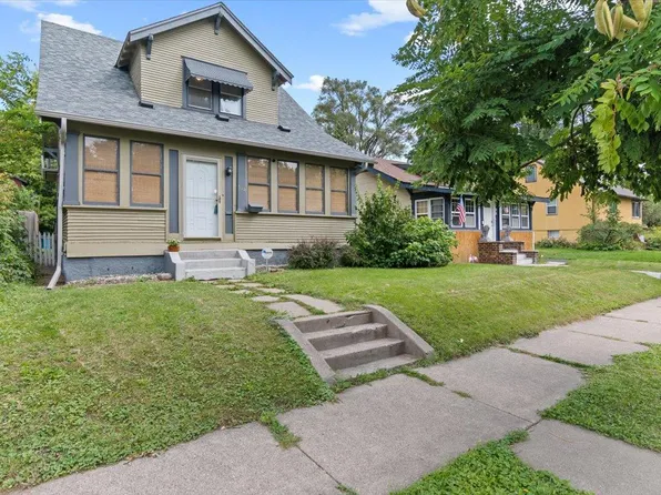 614 Gotzian St, Saint Paul, MN 55106
