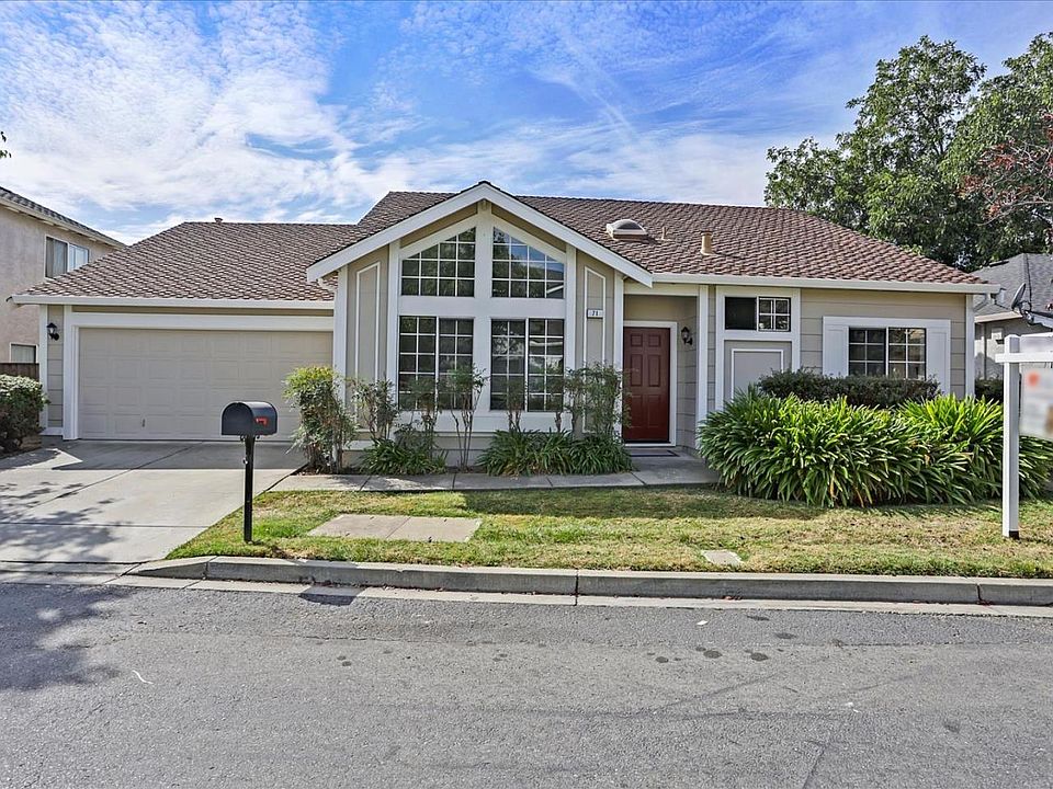 1st image of 71 Rockway Dr