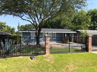 107 E John Alber Rd, Houston, TX 77037