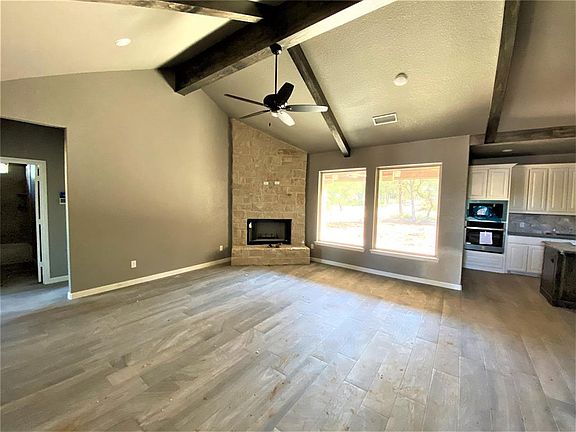 2nd image of 140 Oakwood Hls
