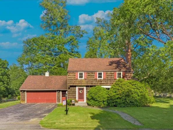 79 Grandview Avenue, Auburn, ME 04210