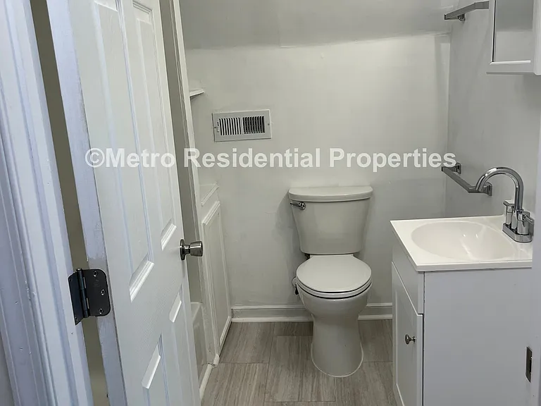 1014 Nelson St — Photo 23