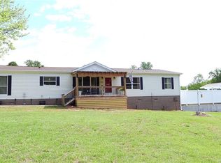 1140 Nature Ln, Walnut Cove, NC 27052