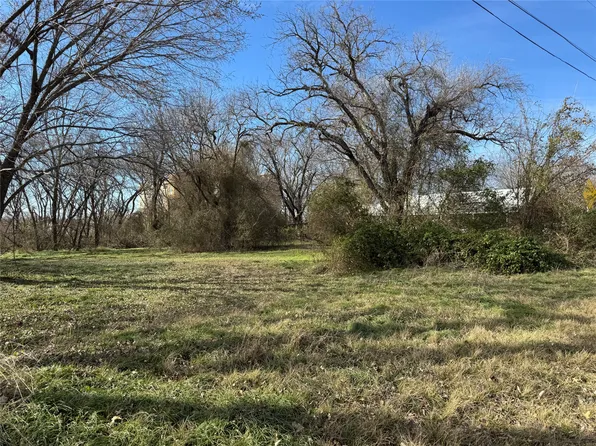 1107 Field St, Gainesville, TX 76240