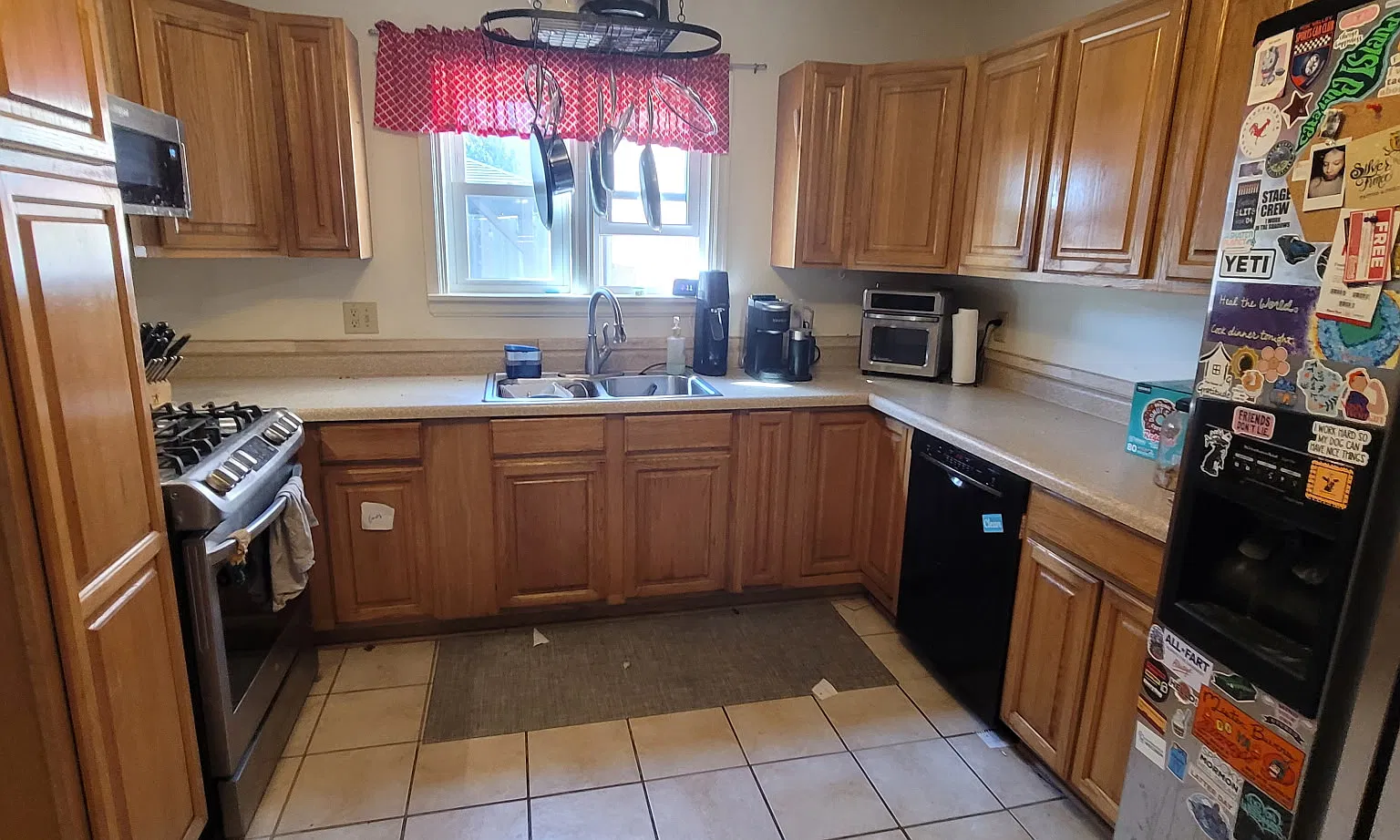 3 bed, 2.5 bath, 1700 sqft, $1,595 — Photo 1