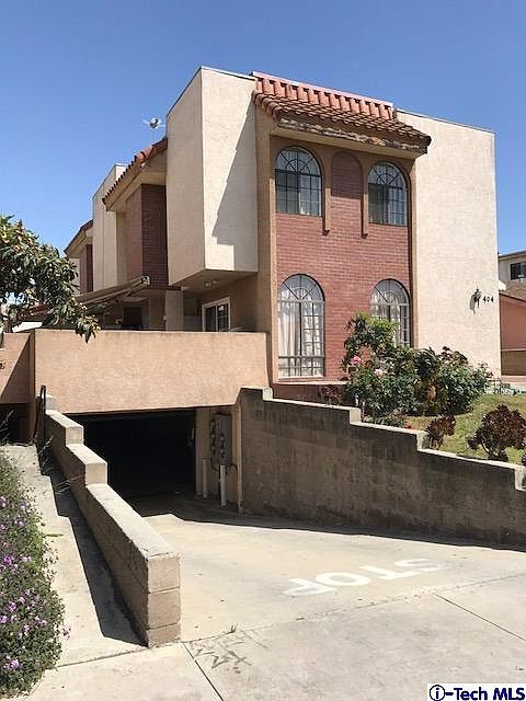 1st image of 404 Fischer St APT 1
