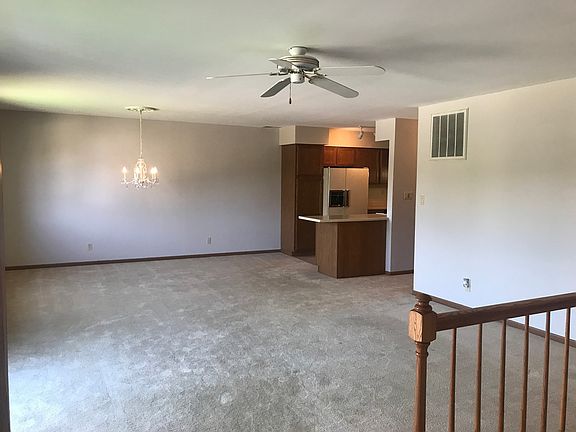 3rd image of 214 Pardridge Pl #214
