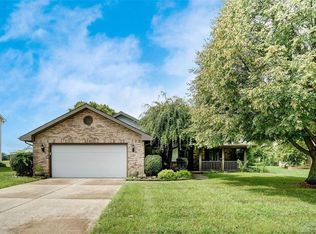 379 Winterset Dr, Englewood, OH