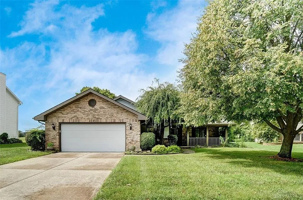 379 Winterset Dr photo 1