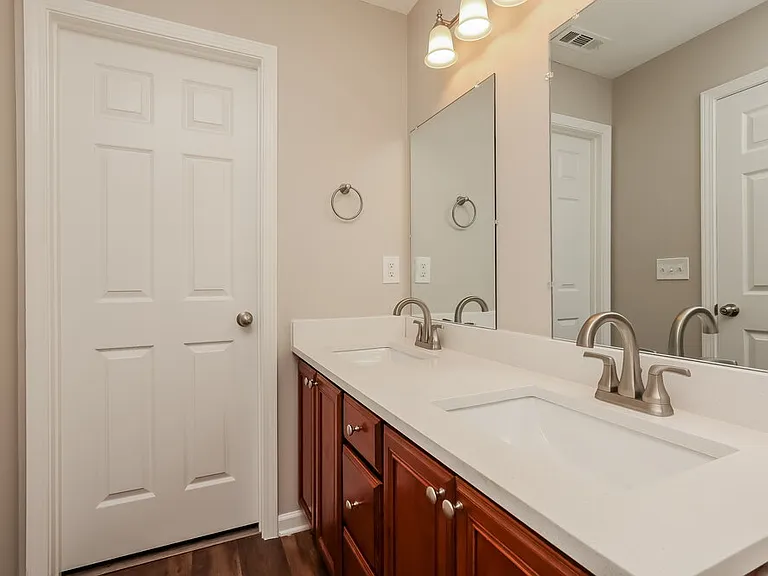 804 Birchmill Point N — Photo 12
