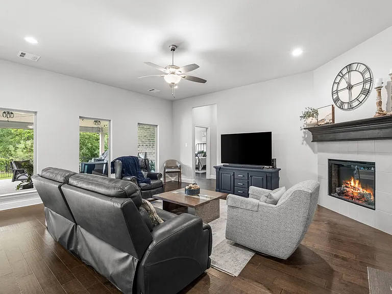 3828 Pine Valley Ln — Photo 16