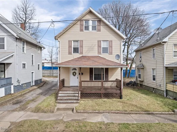 563 Nash St, Akron, OH 44306