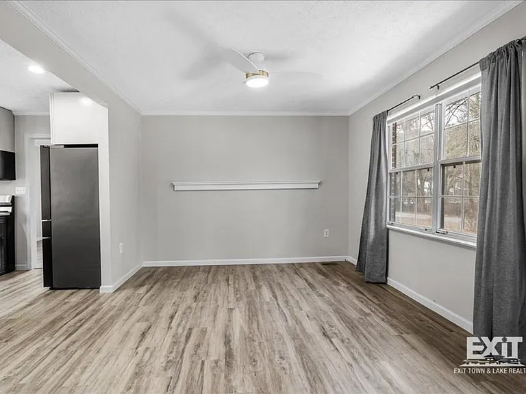 105 Marrow St — Photo 3