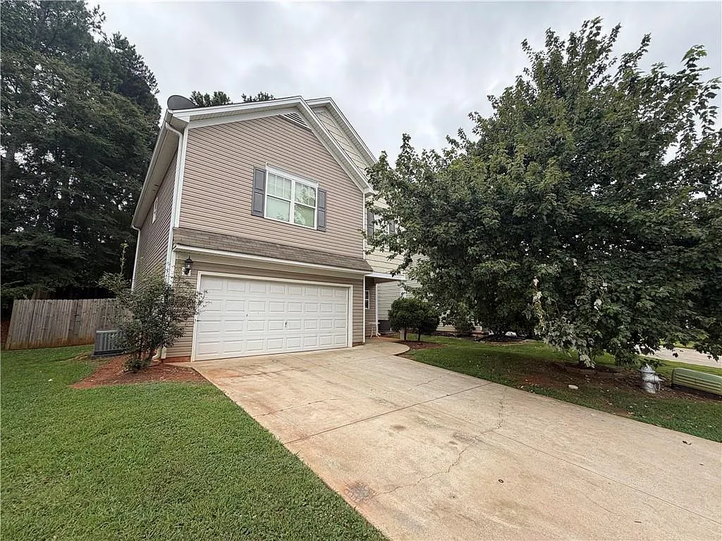 4 bed, 2.5 bath, 1645 sqft, $2,500 — Photo 1