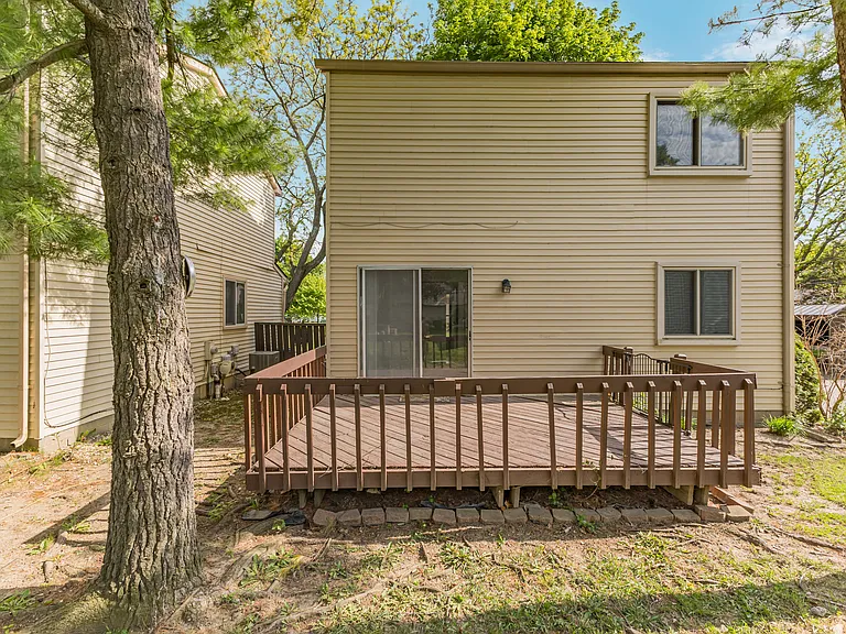 2907 Roundtree Dr — Photo 33