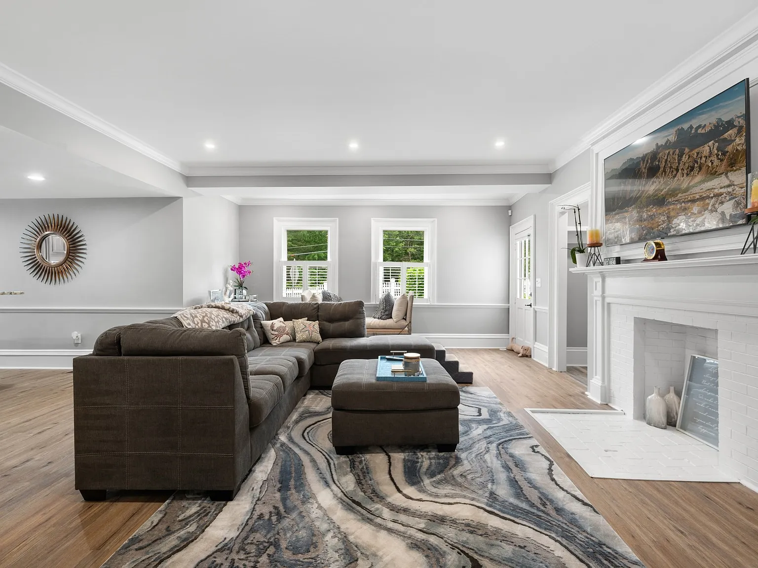 3 bed, 2.5 bath, 2700 sqft, $6,250 — Photo 3