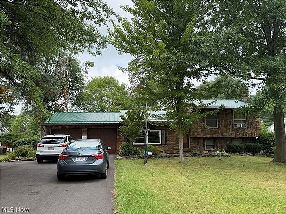 2nd image of 1921 Birch Trace Dr