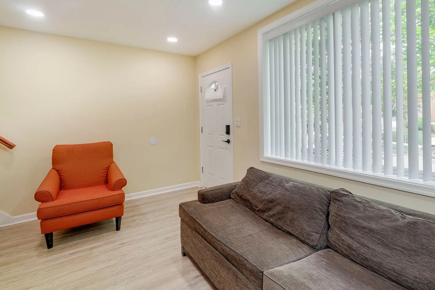 4 bed, 2.0 bath, 1022 sqft, $3,292 — Photo 3
