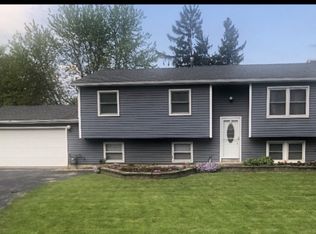 2124 Woodlane Dr, Lindenhurst, IL